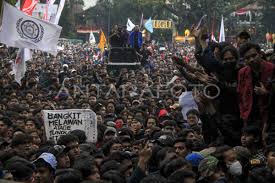 Demo Mahasiswa Kawal Putusan MK di Malang