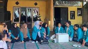 Mahasiswa Unisma Optimalkan Hasil Susu Perah Peternak Ngroto Pujon Malang