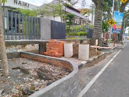 Kualitas Pembangunan Planter di Kota Malang Dipertanyakan, DLH Kembali Disorot