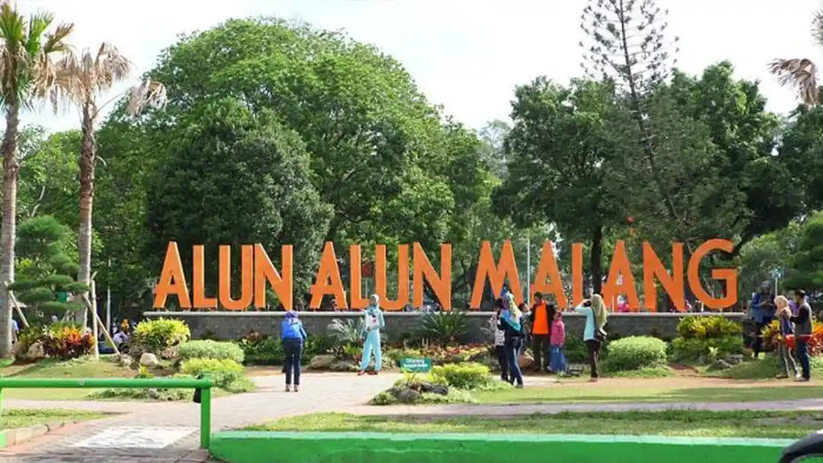 Hiburan Menarik di Alun-Alun Kota Malang