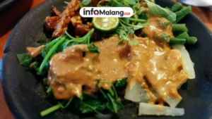 Menikmati Kelezatan Nasi Pecel Pincuk di Malang