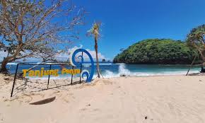 Pantai Tanjung Penyu, Pesona Alam yang Menyegarkan di Malang
