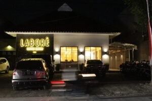 Labore Caffe, Tempat Paling Cozy untuk Nugas dan Bersantai di Malang