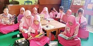 SDN Percobaan 2 Malang Tingkatkan Literasi Siswa dengan Wajibkan Kunjungan ke Perpustakaan