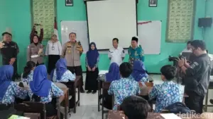 Kapolresta Malang Edukasi Pelajar untuk Cegah Judi Online dan Bahaya Kenakalan Remaja