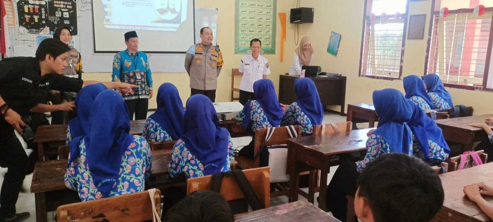 Polresta Malang Kota Edukasi Siswa SMP tentang Bahaya Narkoba dan Keselamatan Berlalu Lintas