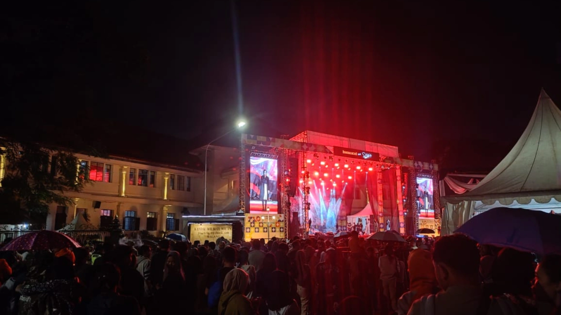 Pesta Rakyat Kota Malang: Sambut Tahun Baru dengan Semarak di Balai Kota