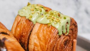 Cromboloni, Kudapan Manis yang Wajib Dicoba di Malang