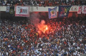 Kericuhan Warnai Derbi Jatim Persik Kediri vs Arema FC di Luar Stadion