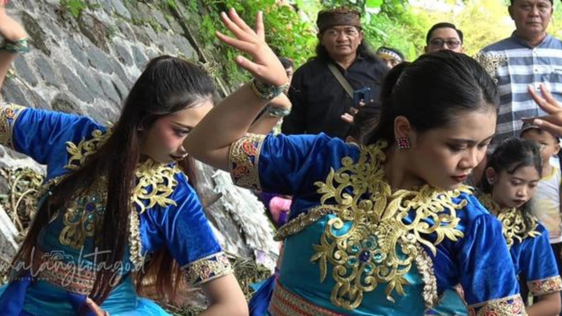 Suguh Patirtan Tradisi Budaya Rampal Celaket