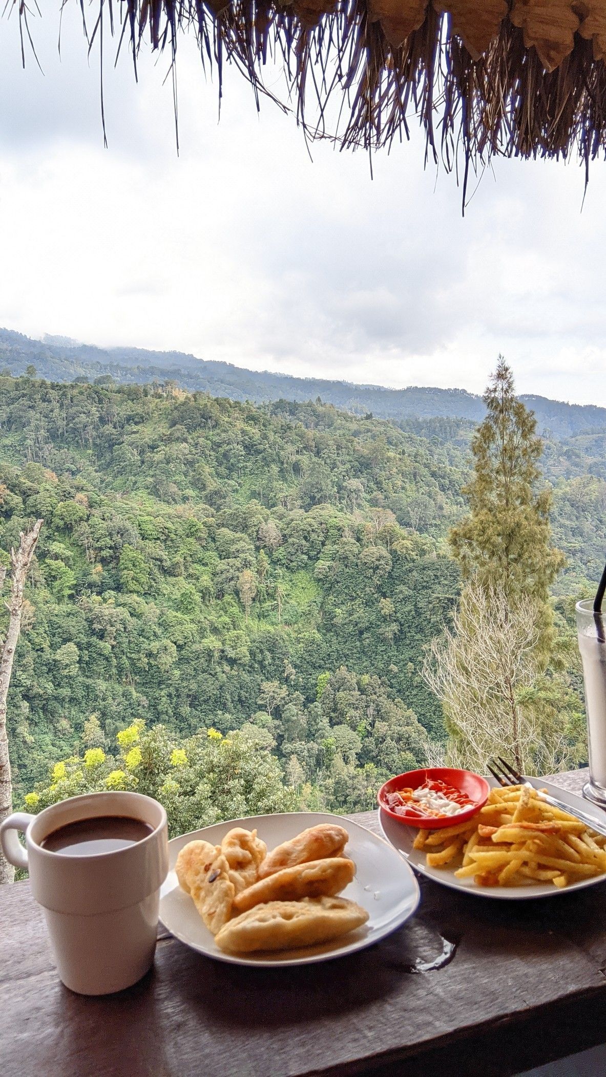 LensaPerjalanan.com: Panduan Wisata & Kuliner untuk Petualang Sejati