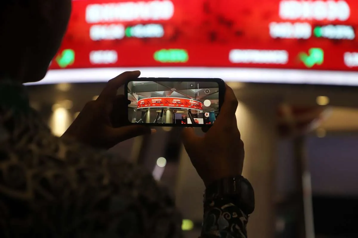 61 Emiten Dibekukan! Geger Bursa Efek Indonesia!