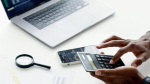 Gejolak Pasar Bikin Deg-degan? Bos Trimegah Ungkap Rahasianya!