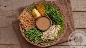 Menelusuri Kuliner Pecel di Kota Malang, Keberagaman Rasa dan Tradisi