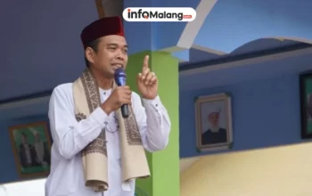 Ustaz Abdul Somad menyampaikan pandangannya tentang kebijakan pemerintah dalam sebuah ceramah.
