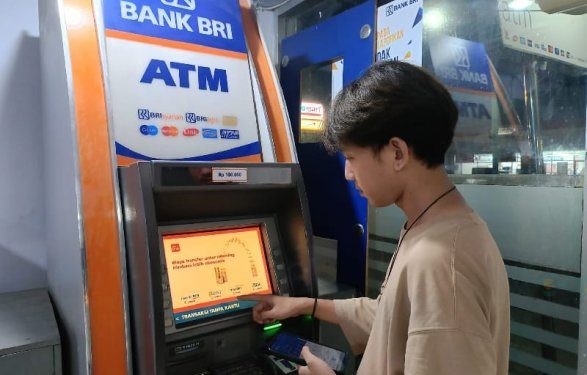 Setor Tunai di ATM? Gak Ribet Lagi!