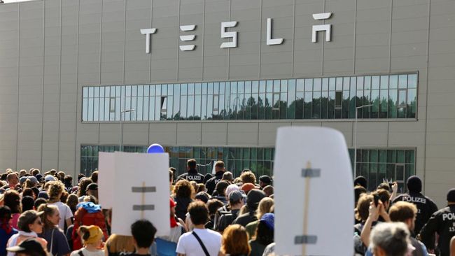 Amuk Massa! Elon Musk Digeruduk Demonstran di Seluruh Dunia