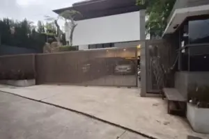 Geger! Rumah Ridwan Kamil Digeledah KPK, Saham BJB Ambrol!