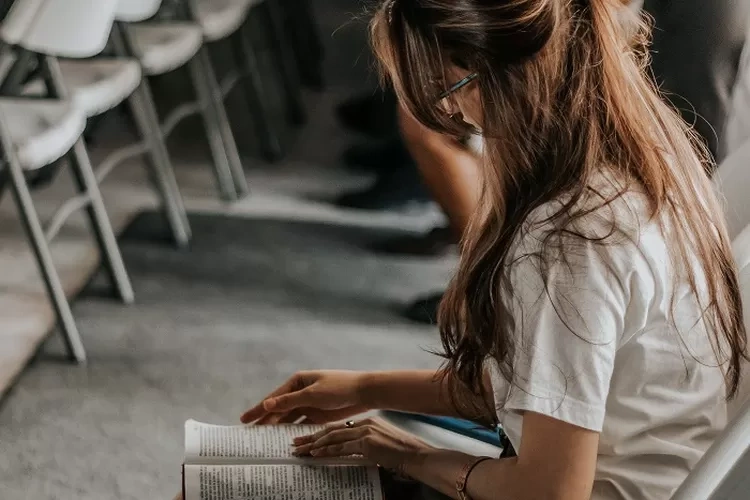 20 Rekomendasi Nama Kelas Aesthetic IPS dalam Bahasa Inggris yang Unik dan Mudah Diingat