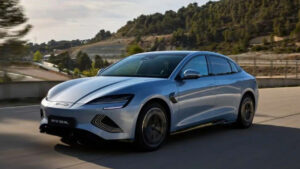 Rahasia Sukses Mobil Listrik China di Indonesia!