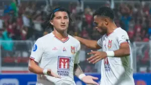 Arema FC Takluk 1-2 dari Malut United, Tren Negatif Berlanjut di Pekan ke-25 BRI Liga 1 2024/2025