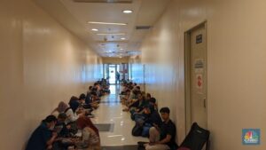 Ramai! Ribuan Orang Berebut Emas Antam di PIM!