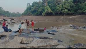 Rezeki Nomplok! Temukan Harta Karun Miliaran Rupiah di Sungai!