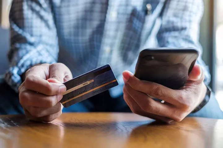 Utang Pinjol Tak Terbayar? Siap-siap Hadapi Konsekuensi Fatal Ini!