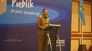 HISMI Mengajak 1000 Mahasiswa se-Jawa Timur Meriahkan Konser Pendidikan Nasional Tour Public Speaking Training for Business