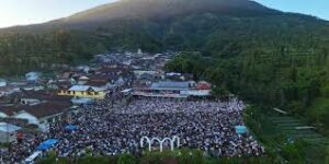 Dzaky, Imam Muda yang Pimpin Shalat Iduladha di Lapangan Desa Sumbersekar Kab. Malang