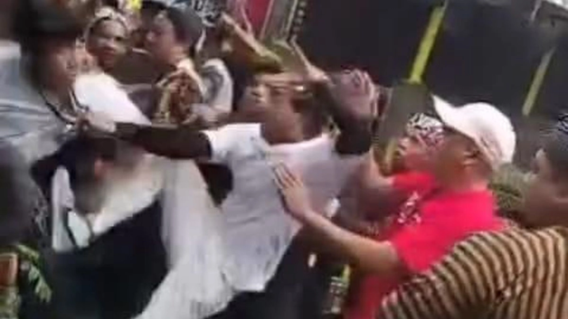 Ricuh Karnaval Malang, Orang Tua Protes karena Anak Terganggu Suara Bising