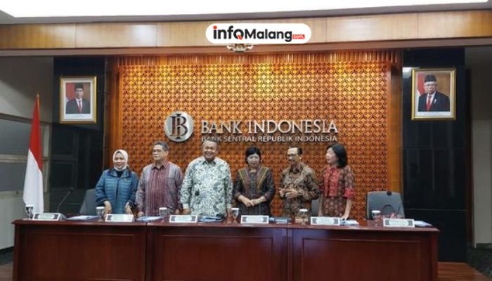 BI Diperkirakan Tahan Suku Bunga 5,25% hingga Agustus, Pelonggaran Menyusul di Kuartal IV
