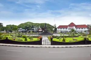 Suasana Padat di Sekitar UB, Maba Mulai Padati Jalan Gajayana dan Sumbersari