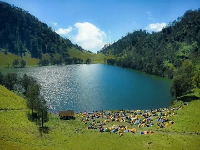 Ranu Kumbolo, Surga Tersembunyi di Jalur Pendakian Semeru