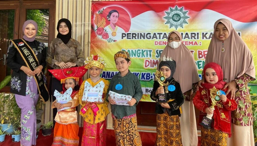 Fashion Show Baju Adat Nusantara Dapat Apresiasi dari Bunda PAUD Kota Malang