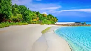 Menyusuri Panorama Pantai Ngliyep yang Menawan