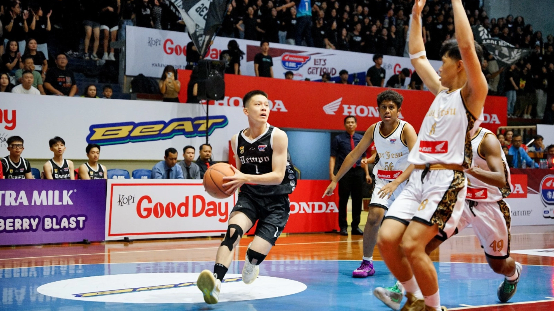SMA Islam Malang Taklukkan SMA Frateran Malang dengan Skor 29-23 di Honda DBL with Kopi Good Day East Java-South 2025