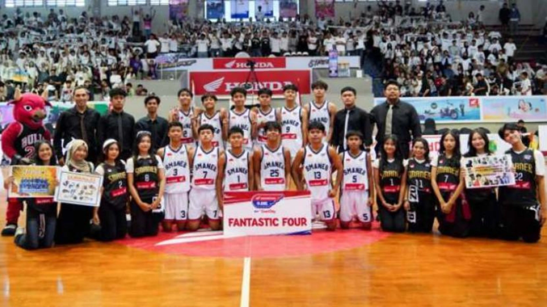 SMAN 1 Bululawang Taklukkan SMAN 2 Malang dengan Skor 36-12 di Honda DBL with Kopi Good Day East Java-South 2025