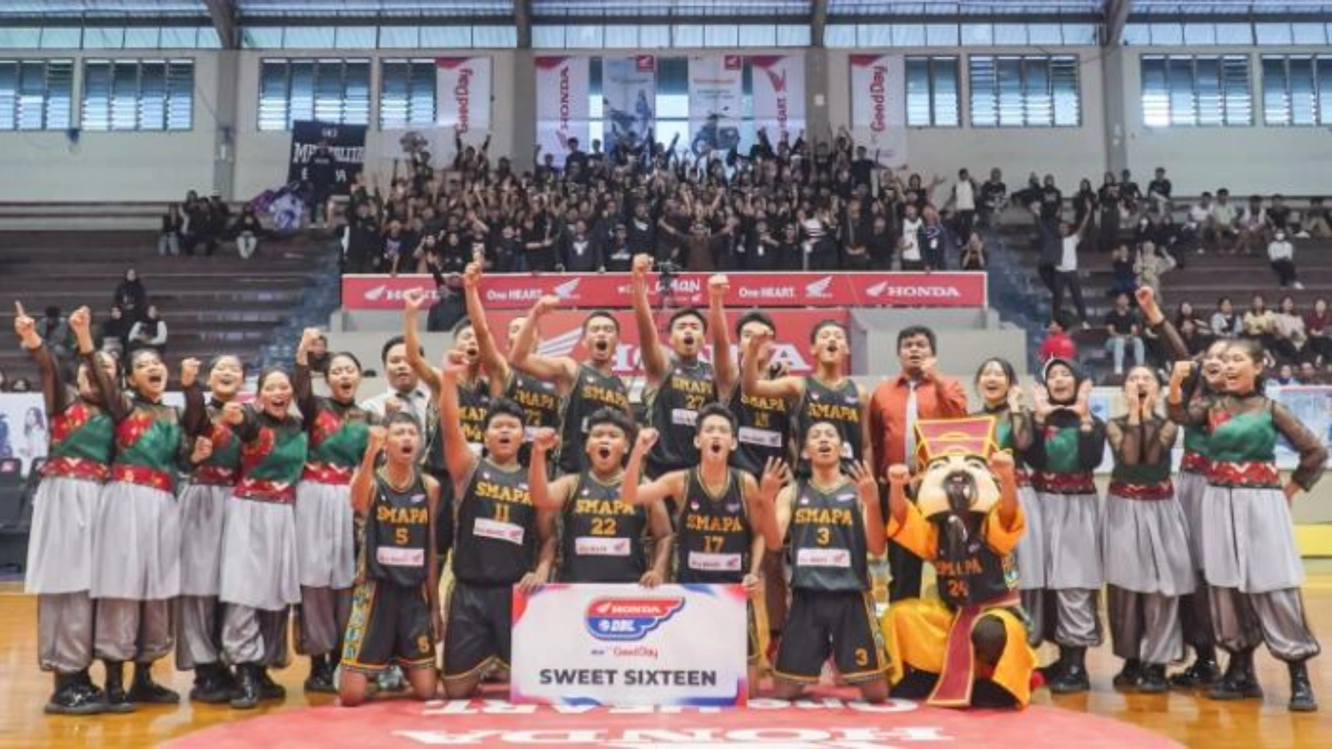 SMAN 4 Pasuruan Taklukkan SMAN 2 Pasuruan dengan Skor 16-14 di Honda DBL with Kopi Good Day East Java-South 2025