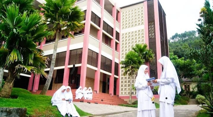 Rekomendasi 5 Pesantren Favorit di Malang