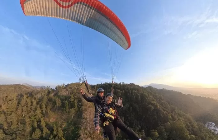 Menjelajah Keindahan Malang Raya dengan Wisata Paralayang