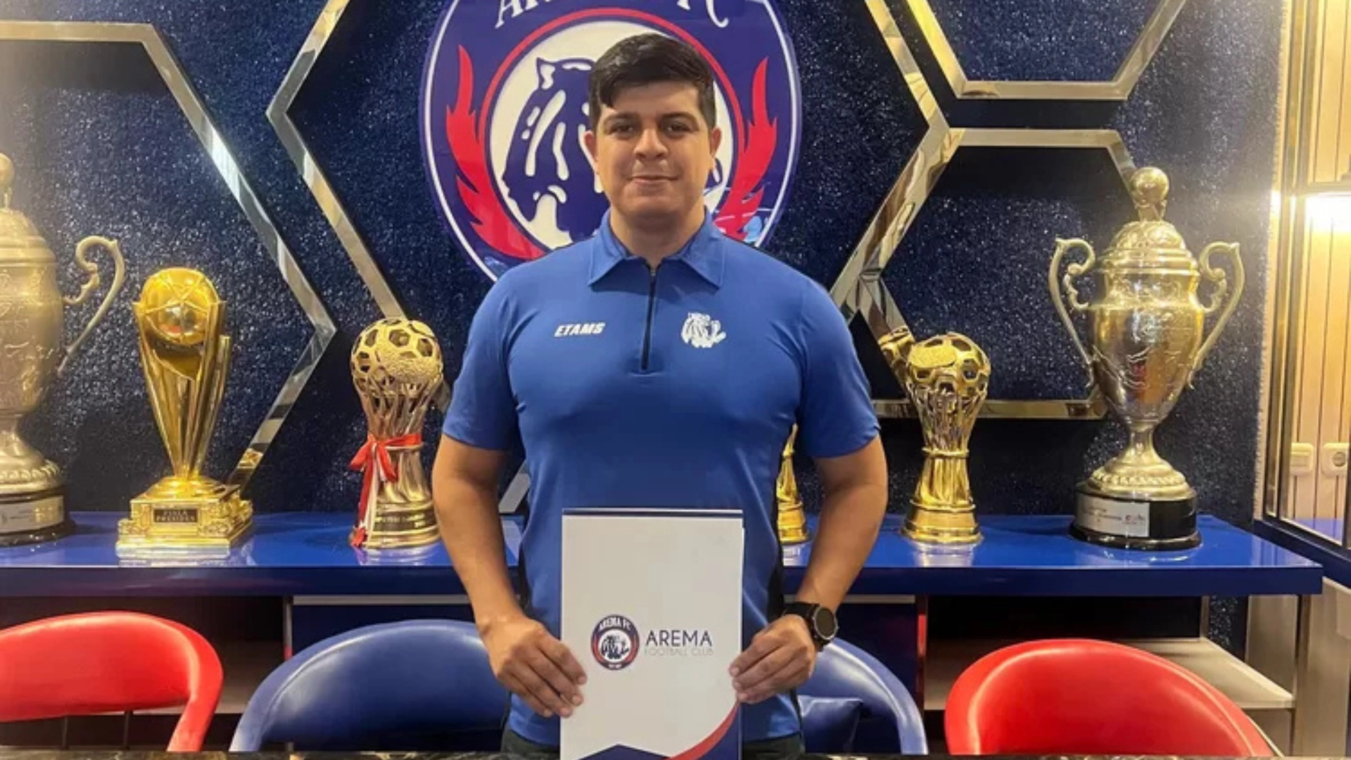 Arema FC Datangkan Carlos Airon, Pelatih Fisik Asal Brasil untuk BRI Super League 2025/26
