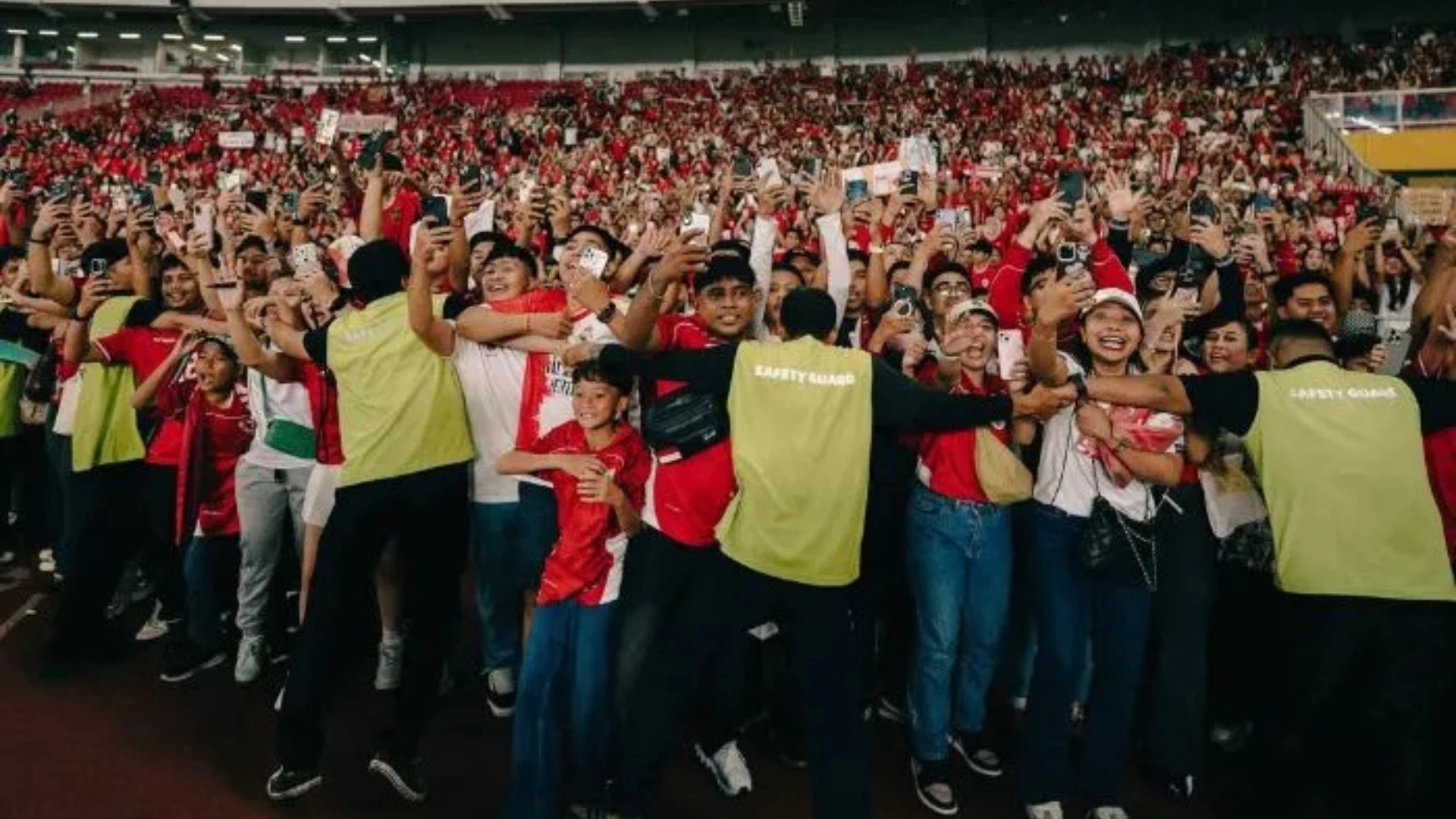 Suporter Timnas dari Ultras Garuda Wafat, Erick Thohir Langsung Datang untuk Melayat