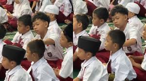 Cerita Dongeng Bahas Orang Tua, Murid Laki-Laki SD Sampai Menangis
