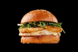 MburgerO: Cita Rasa Burger Ayam Crispy yang Unik dan Menggoda Selera