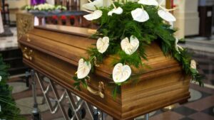 Tradisi Toleransi di Bantul, Warga Muslim Ikut Mengangkat Peti Jenazah Umat Katolik