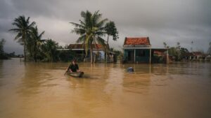 Banjir Parah Melanda Kota Malang dengan Ketinggian Air Hampir Mencapai 150 CM