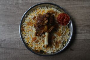 Resep Nasi Kebuli Ayam Rice Cooker Paling Simple dengan Bumbu Rempah Medok Otentik