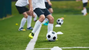 Panduan Dasar Cepat, 5 Peraturan Sepak Bola yang Harus Dikuasai Pemula Sebelum Masuk Lapangan Hijau