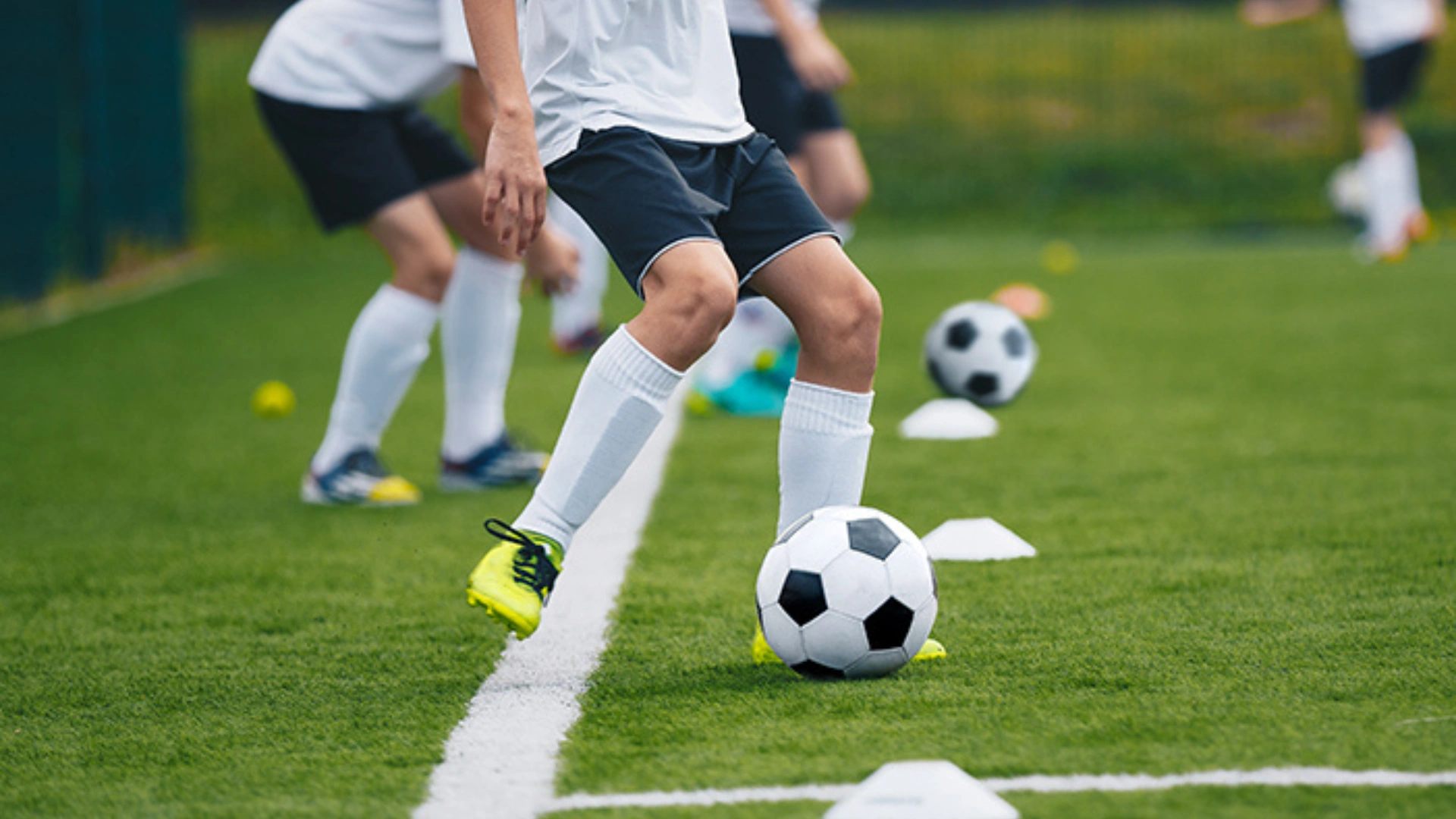 Panduan Dasar Cepat, 5 Peraturan Sepak Bola yang Harus Dikuasai Pemula Sebelum Masuk Lapangan Hijau